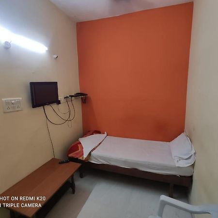 Hotel Sai Nivas Residency Hyderabad Exterior foto